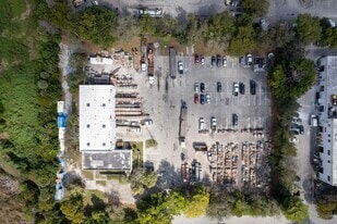 2361 NW 22nd St, Pompano Beach, FL à louer - Photo du bâtiment - Image 1 de 10