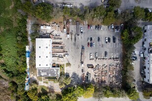 2361 NW 22nd St, Pompano Beach, FL à louer - Photo du bâtiment - Image 1 de 10