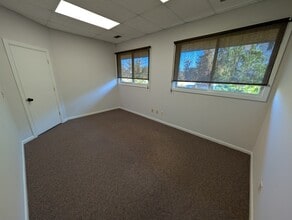 1717 Legion Rd, Chapel Hill, NC for lease Interior Photo- Image 2 of 2