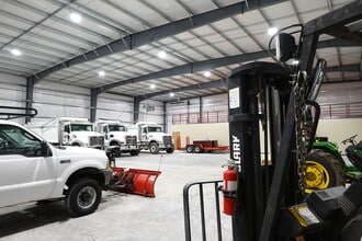 9719 Aulbach Industrial, High Ridge, MO à louer Photo intérieure- Image 2 de 9