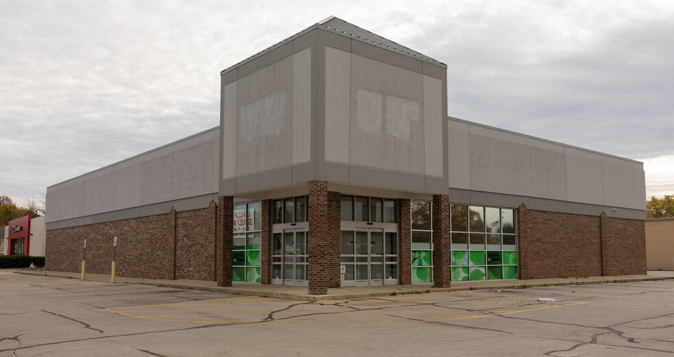 437 N Wolf Creek St, Brookville, OH for lease - Primary Photo - Image 1 of 4