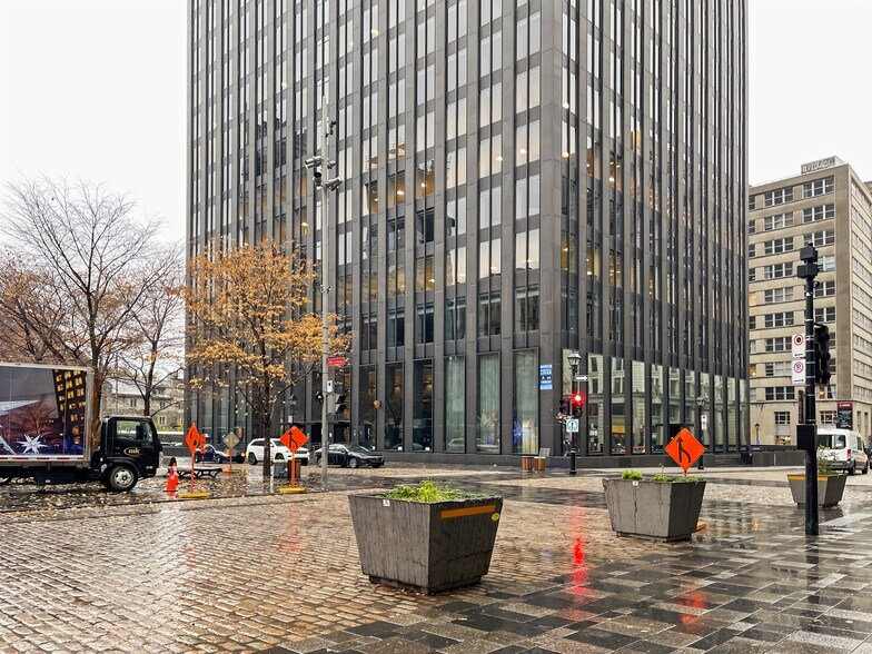500 Pl D'armes, Montréal, QC à louer - Photo du bâtiment - Image 2 de 17