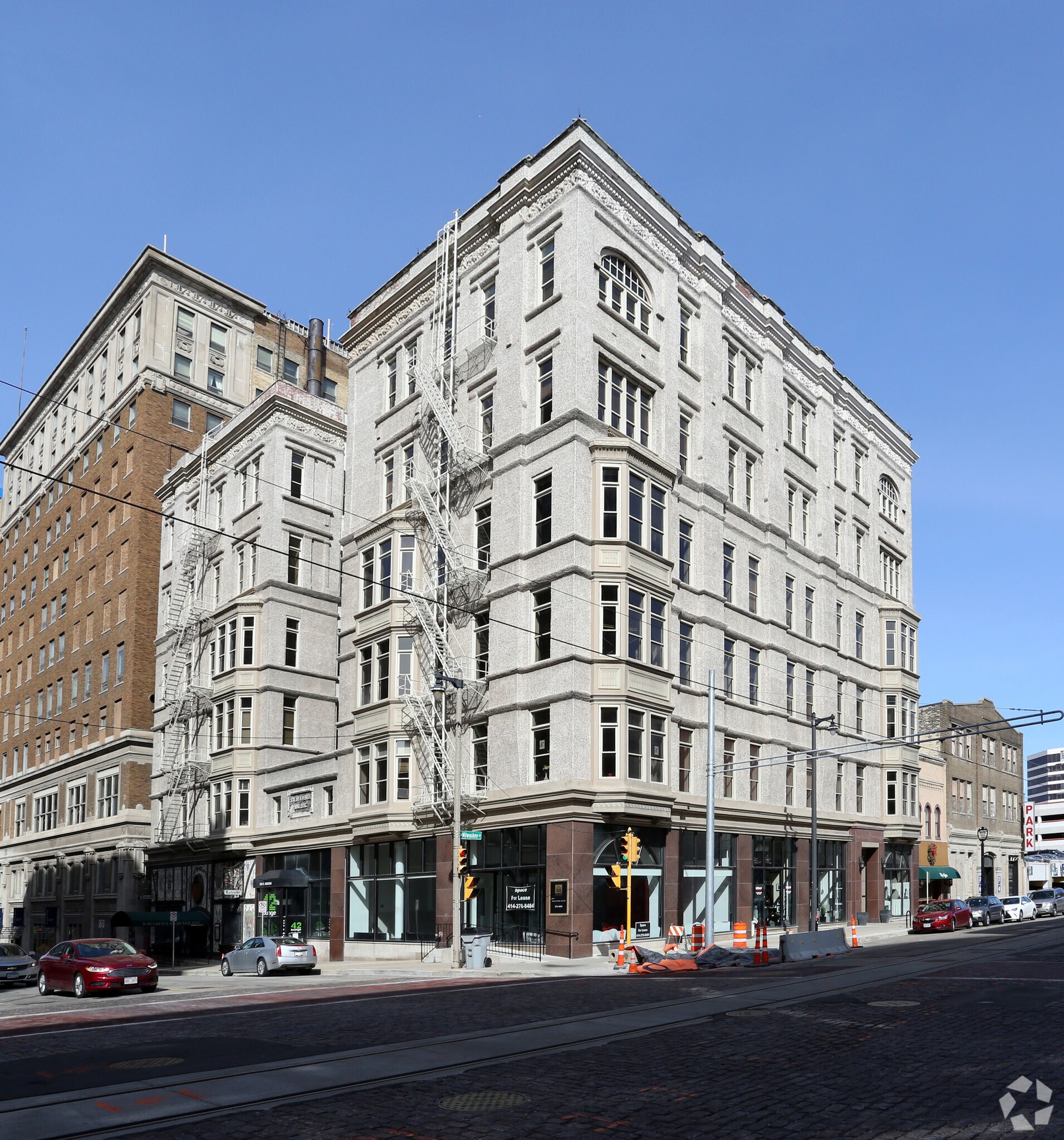 759-763 N Milwaukee St, Milwaukee, WI à louer Photo du bâtiment- Image 1 de 11