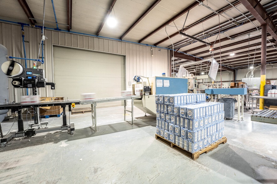 225 Lawton Ave, Hereford, TX for sale - Building Photo - Image 2 of 77