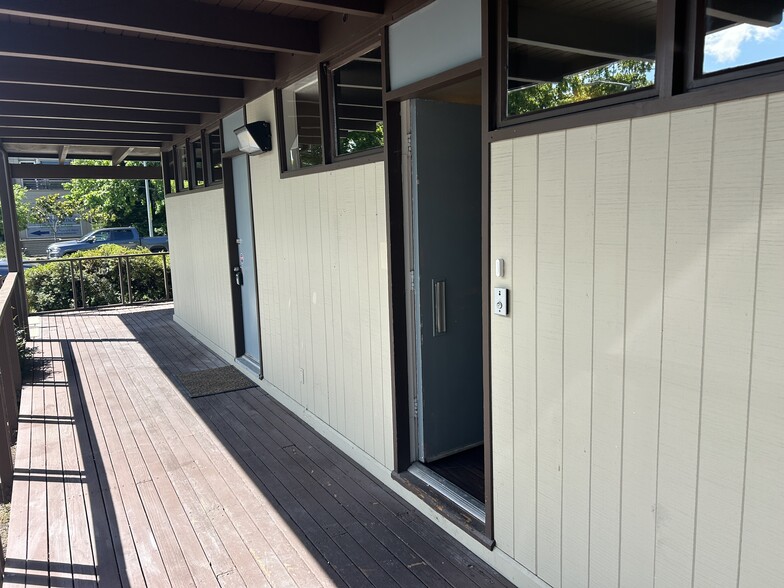 1421 Montgomery Dr, Santa Rosa, CA for lease - Building Photo - Image 2 of 10