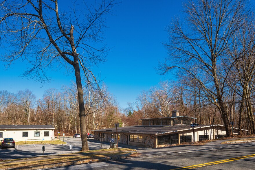 259 Heathcote Rd, Scarsdale, NY à vendre - Photo principale - Image 1 de 6