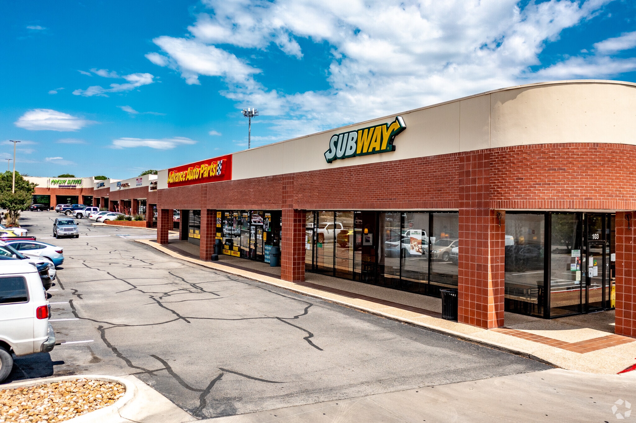 903 E Bitters Rd, San Antonio, TX for lease Building Photo- Image 1 of 17