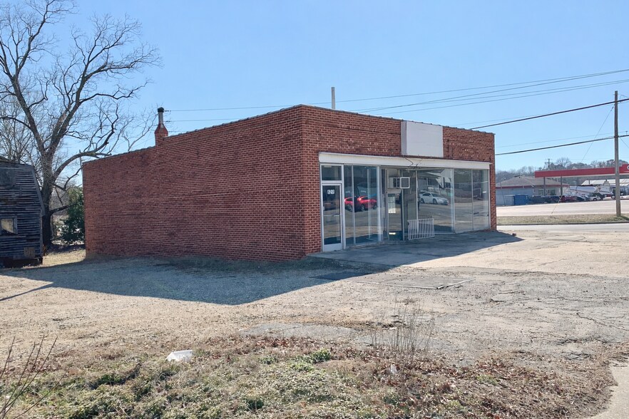 1211 S Main St, Lillington, NC à vendre - Photo du bâtiment - Image 2 de 12