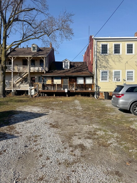 612 S Main St, Saint Charles, MO à louer - Photo du bâtiment - Image 2 de 12