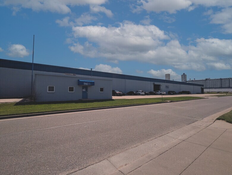 3400 N Topeka St, Wichita, KS à louer - Photo du bâtiment - Image 2 de 27
