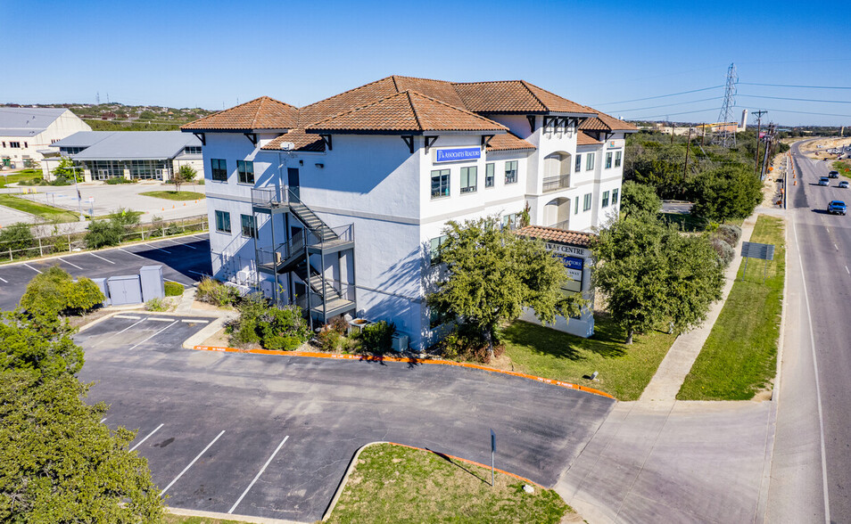 2511 N Loop 1604, San Antonio, TX à louer - Photo du bâtiment - Image 2 de 32