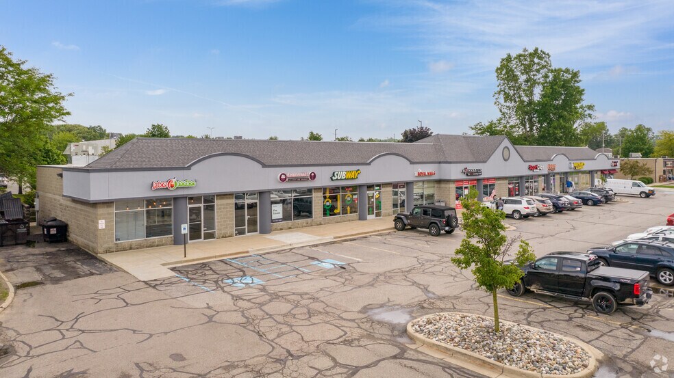 3520 Okemos Rd, Okemos, MI à vendre - Photo du bâtiment - Image 3 de 3