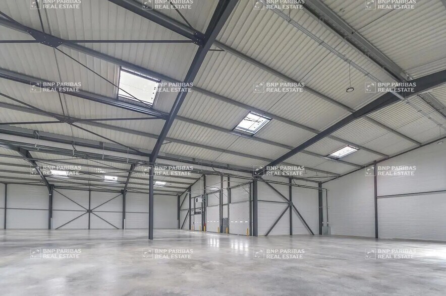 Flex in Limeil-Brévannes for lease - Interior Photo - Image 3 of 12
