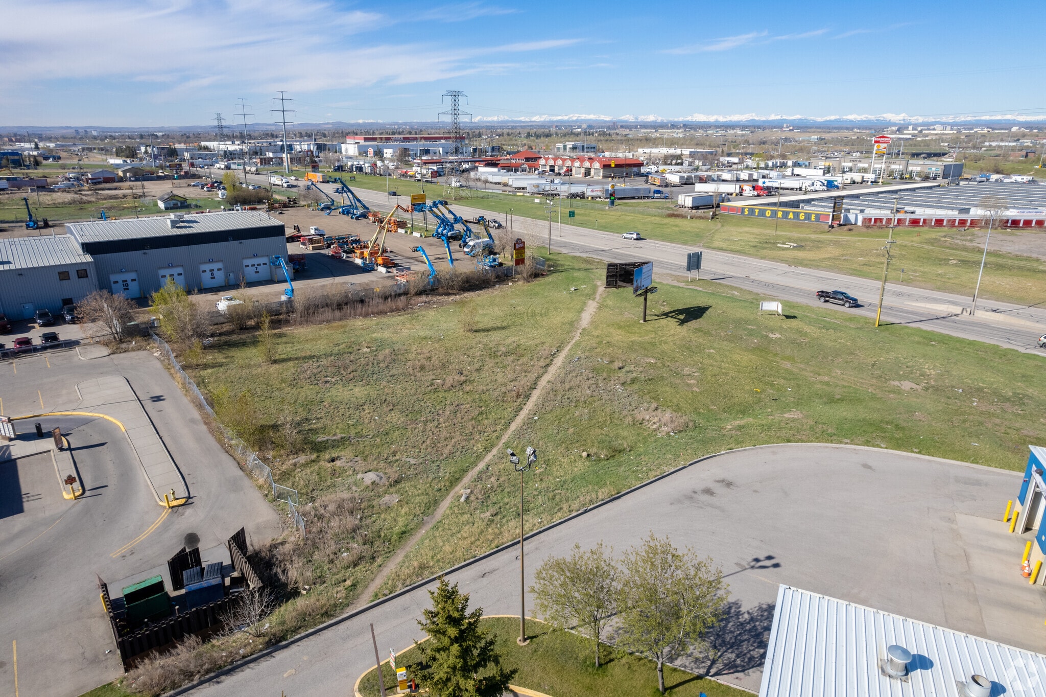 4605 25 St SE, Calgary, AB for lease Primary Photo- Image 1 of 5