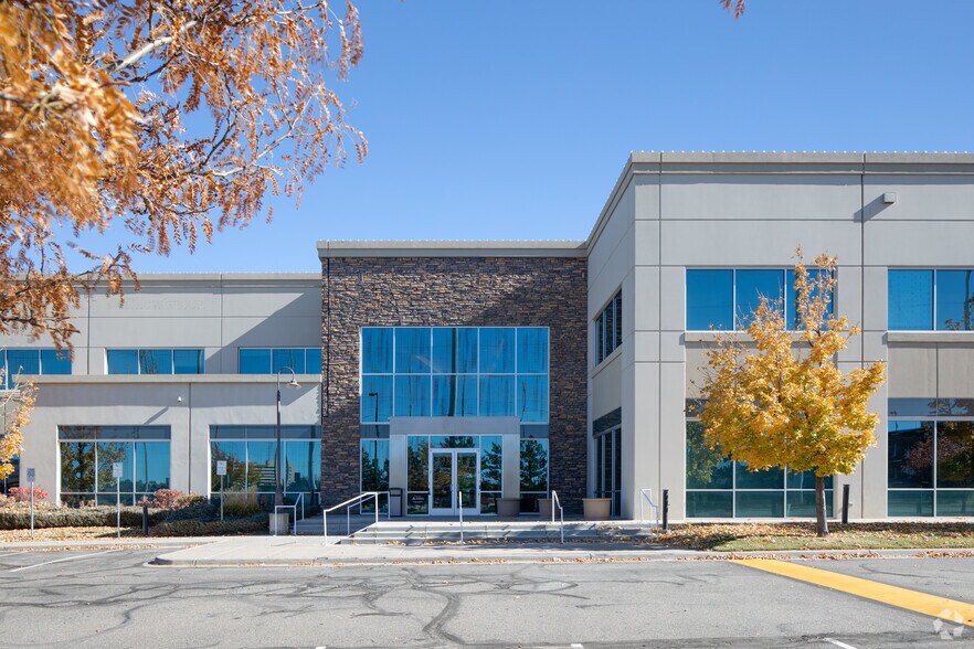 10770 E Briarwood Ave, Centennial, CO for lease - Building Photo - Image 3 of 13