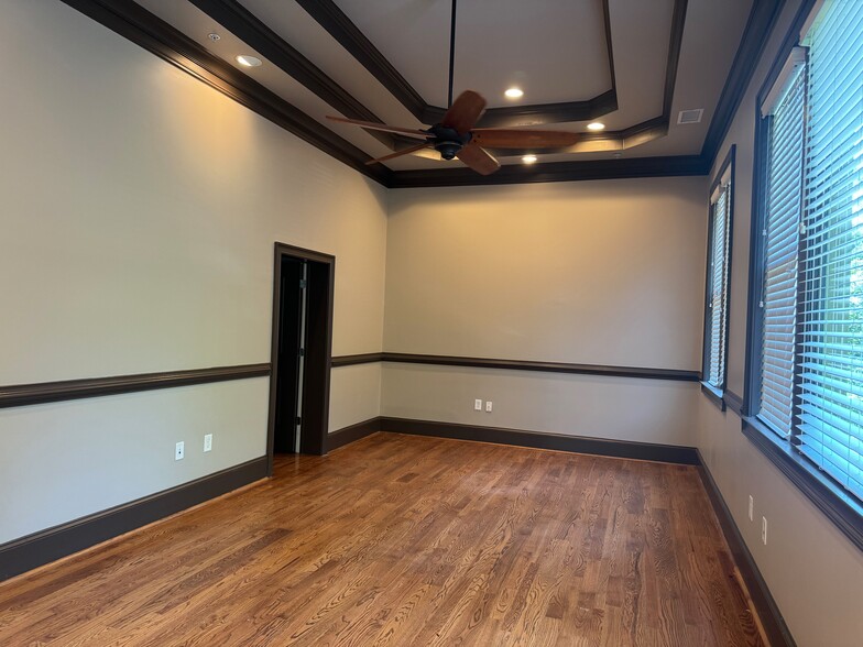 5820 Clarion St, Cumming, GA for lease - Interior Photo - Image 2 of 11