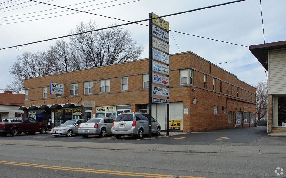 8005 Plainfield Rd, Cincinnati, OH à louer - Photo du bâtiment - Image 2 de 2