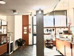 Retail in Granollers, Barcelona for lease Interior Photo- Image 2 of 12