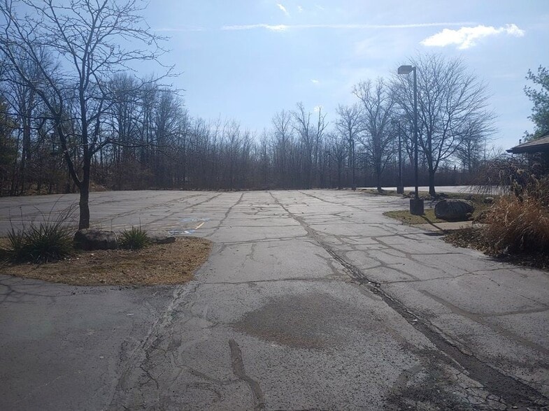 4493 Oberlin Ave, Lorain, OH for sale - Building Photo - Image 3 of 6