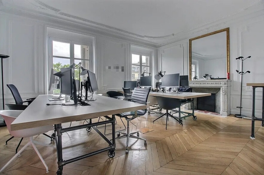 2 Rue De Clichy, Paris for lease - Interior Photo - Image 2 of 9