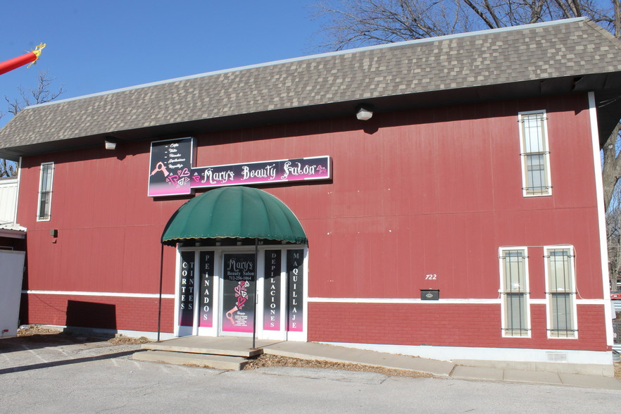 722 Creek Top St, Council Bluffs, IA for sale - Building Photo - Image 1 of 1