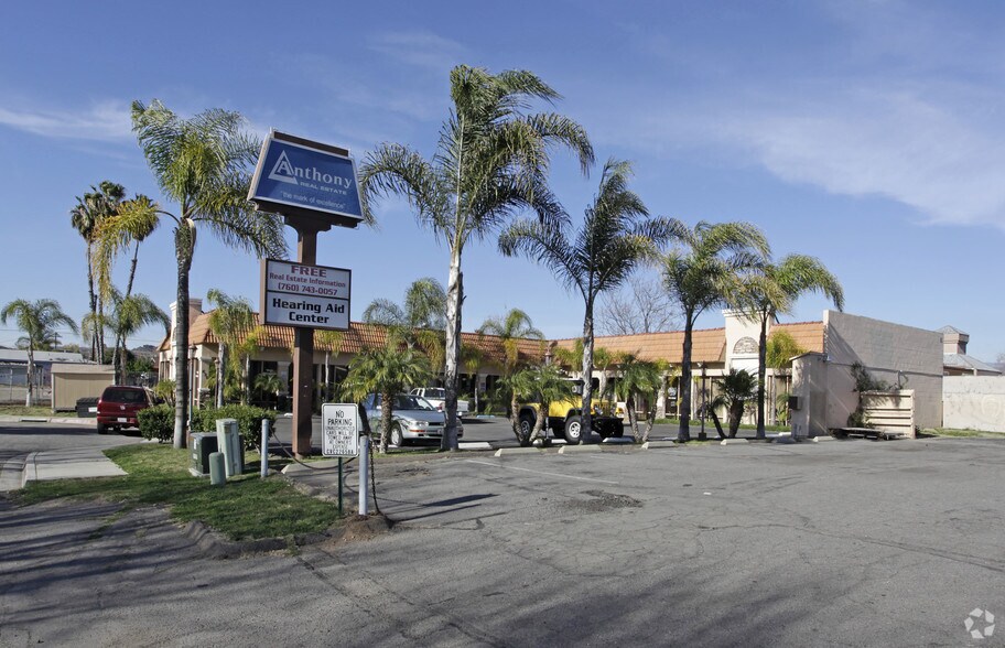 430 N Cedar St, Escondido, CA à louer - Photo du bâtiment - Image 3 de 11