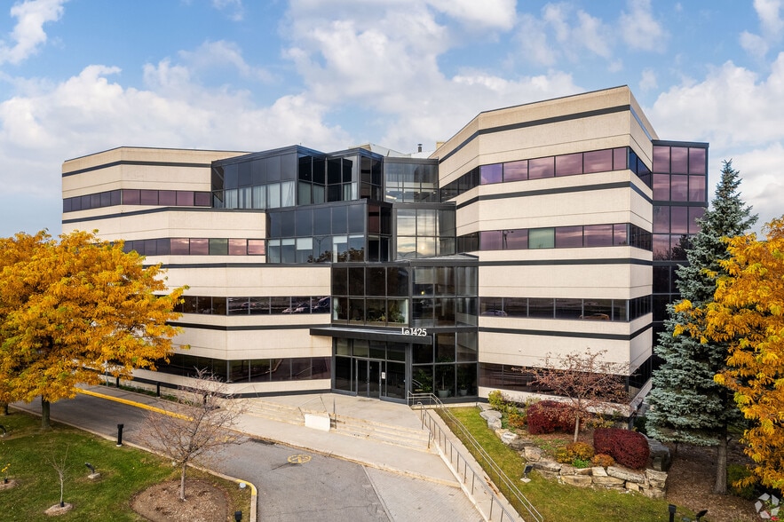 1425 Rte Transcanadienne, Dorval, QC à louer - Photo du bâtiment - Image 1 de 7