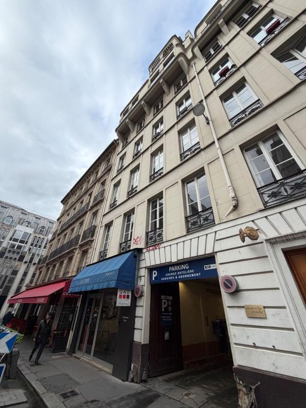 18 Rue De La Grange Batelière, Paris for sale Building Photo- Image 1 of 8