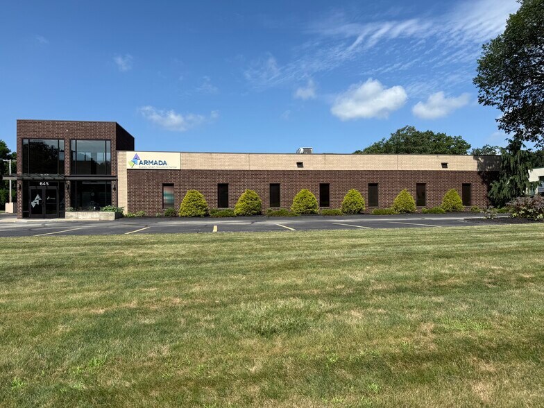 645 Alpha Dr, Pittsburgh, PA à vendre - Photo du bâtiment - Image 2 de 6