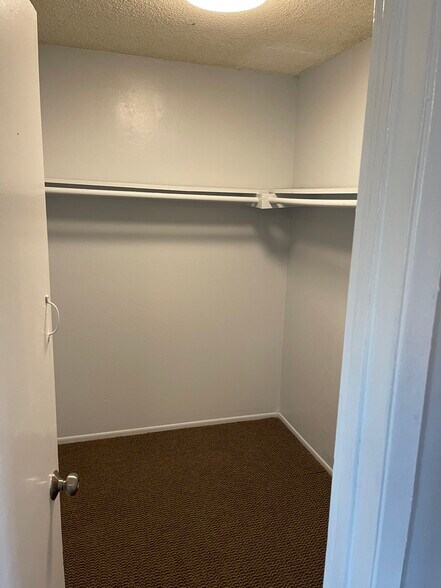 602 Karesh Ave, Pomona, CA à vendre - Photo du bâtiment - Image 3 de 5