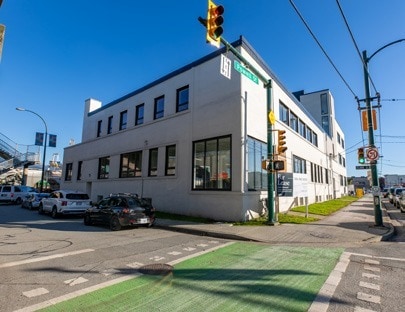 1305-1315 Powell St, Vancouver, BC à louer - Photo du bâtiment - Image 2 de 5