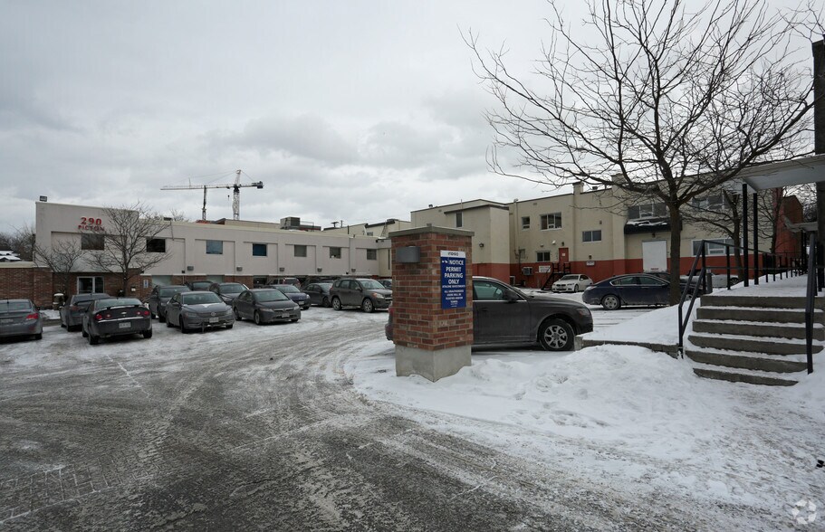 290 Picton Ave, Ottawa, ON à louer - Photo du bâtiment - Image 2 de 3