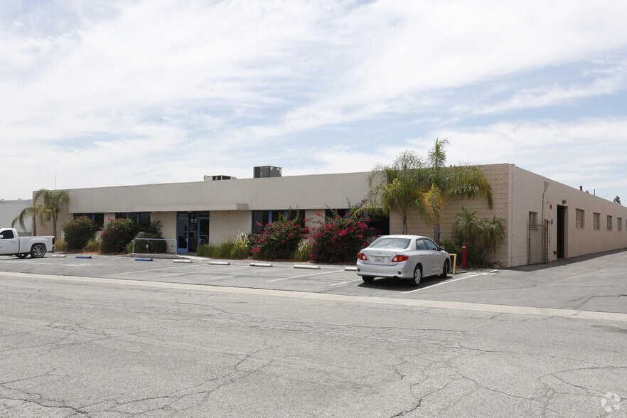 749-751 N Coney Ave, Azusa, CA for lease - Building Photo - Image 3 of 6