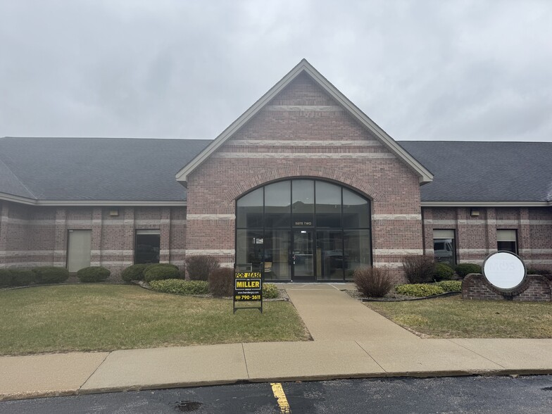 4177 Fashion Square, Saginaw, MI for lease - Building Photo - Image 1 of 11