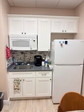 10189 Cleary Blvd, Plantation, FL for lease Interior Photo- Image 2 of 7