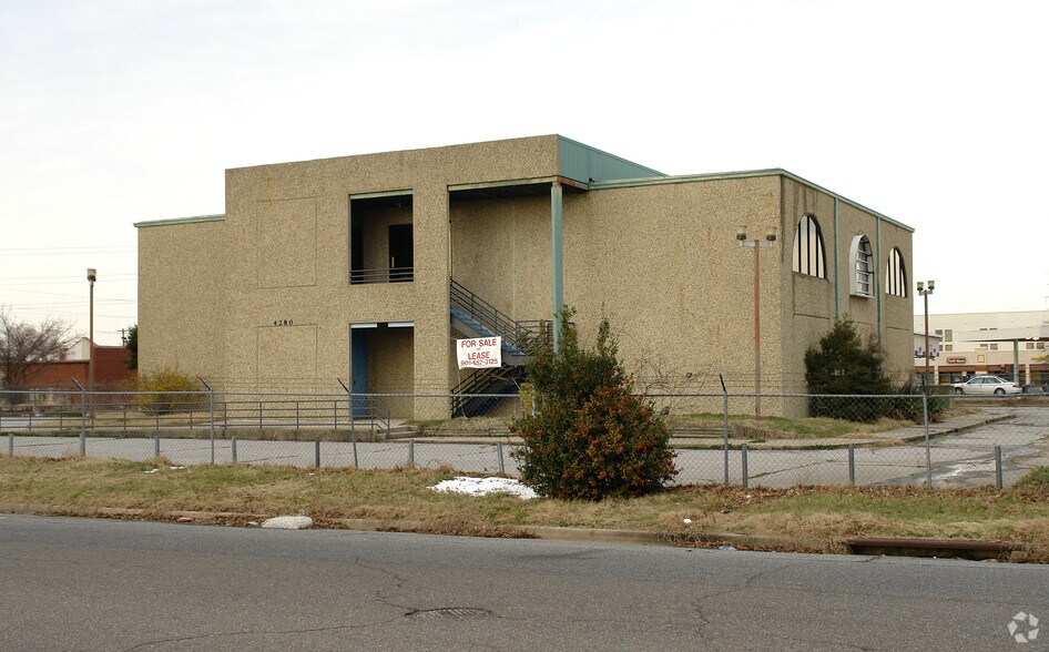 4280 Cherry Center Dr, Memphis, TN à louer - Photo principale - Image 1 de 5