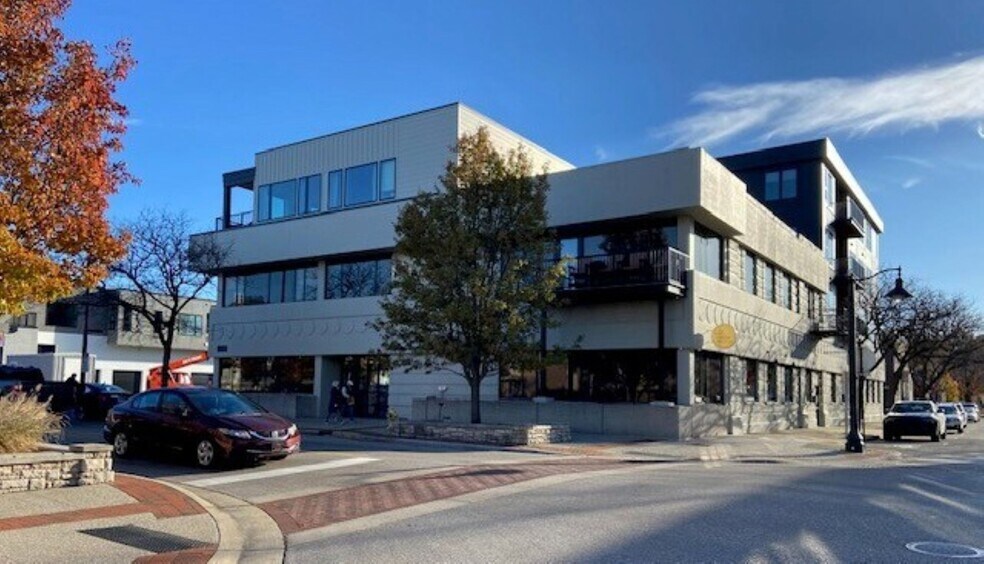300 Washington Ave, Grand Haven, MI à vendre - Photo du bâtiment - Image 1 de 15