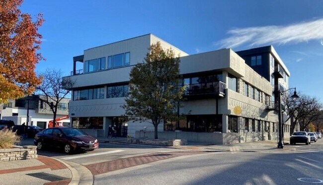 More details for 300 Washington Ave, Grand Haven, MI - Office for Sale
