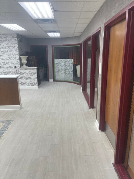 5105 Bowden Rd, Jacksonville, FL for lease - Building Photo - Image 3 of 14
