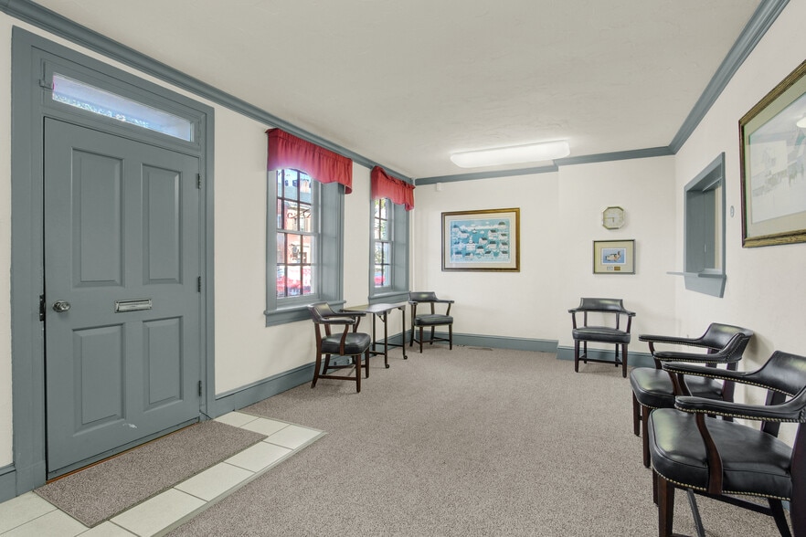 209 Broadway, Hanover, PA for sale - Building Photo - Image 2 of 16