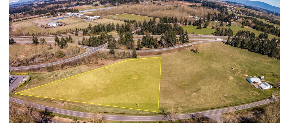6850 Portal Way Way, Ferndale, WA à vendre - Photo du bâtiment - Image 3 de 6