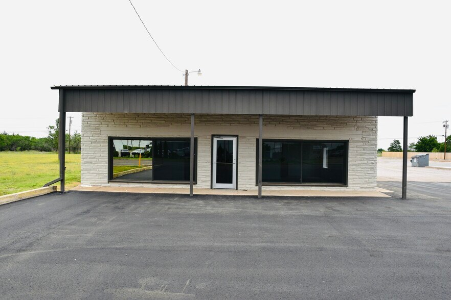 1811 E Broadway St, Altus, OK à louer - Photo du bâtiment - Image 3 de 13