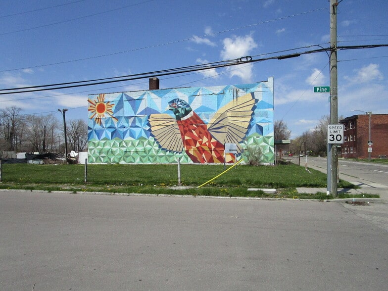 2615 Rosa Parks Blvd, Detroit, MI for sale - Building Photo - Image 3 of 8