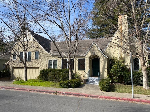 1505 Main St, Saint Helena, CA à louer Photo du bâtiment- Image 1 de 24
