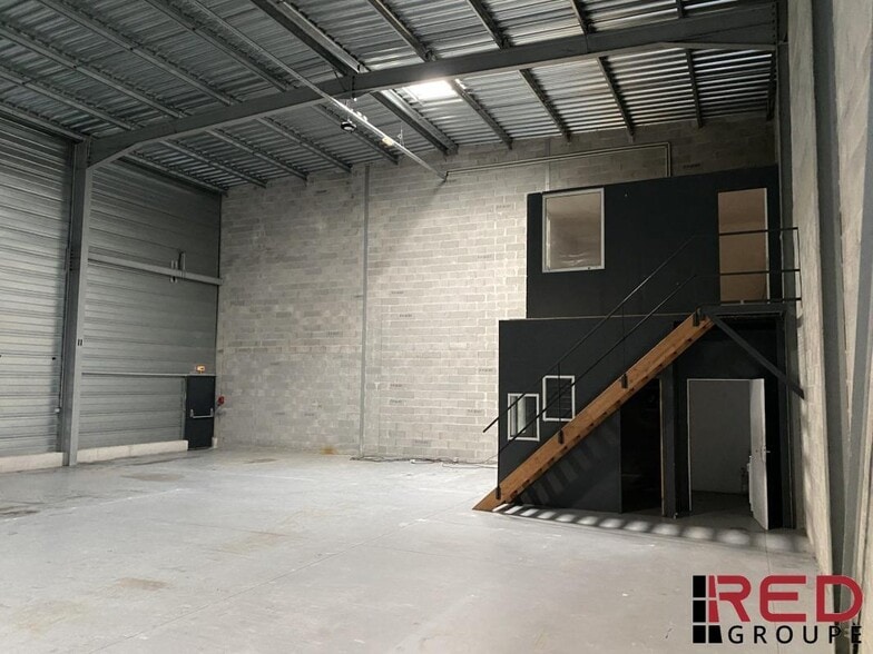 Industrial in Signes for lease - Interior Photo - Image 3 of 7
