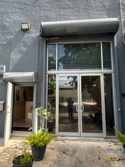 777 NW 28th St, Miami, FL for lease - Building Photo - Image 1 of 6