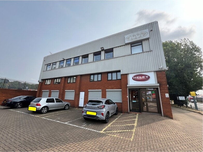 712 London Rd, Grays for lease - Building Photo - Image 1 of 1