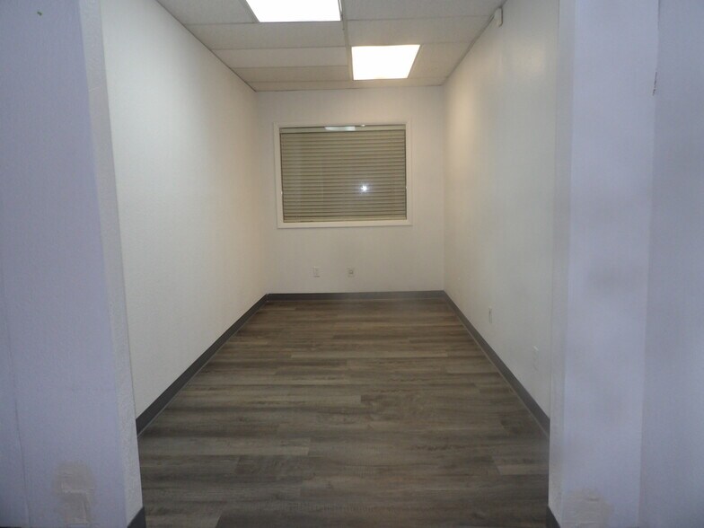 765 Broadway Ave, El Centro, CA à vendre - Photo du bâtiment - Image 3 de 22