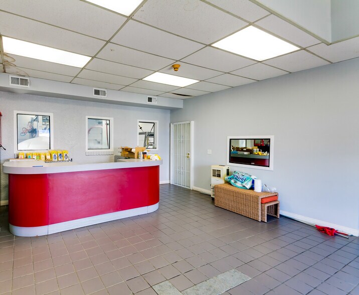 530 E Holt Ave, Pomona, CA à vendre - Photo intérieure - Image 3 de 19