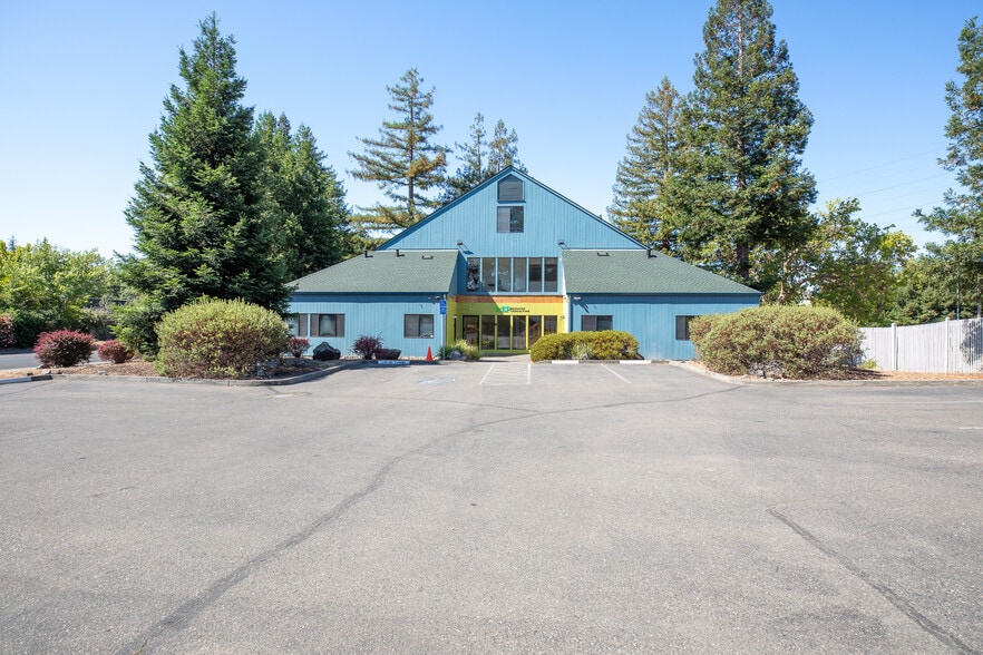 101 Wikiup Dr, Santa Rosa, CA for sale - Building Photo - Image 2 of 55